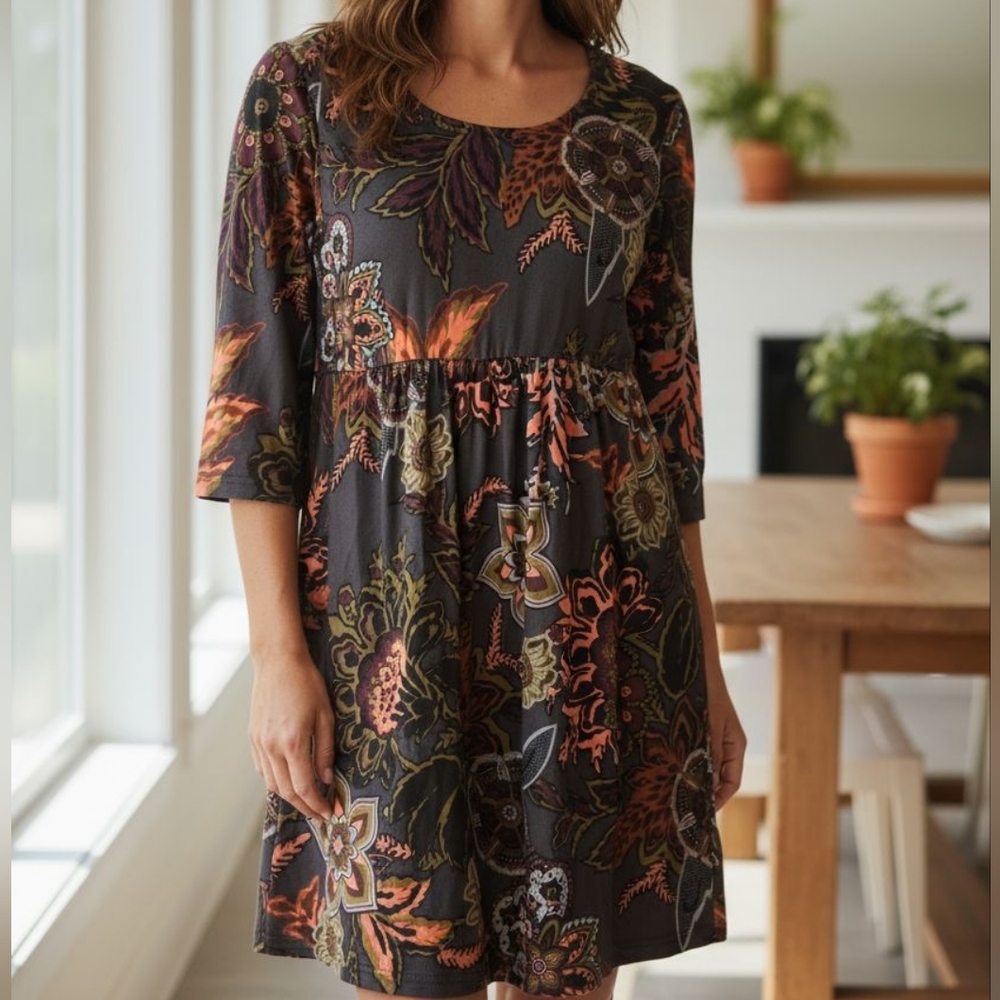 Reborn floral 3/4 sleeve dress.  Size L.